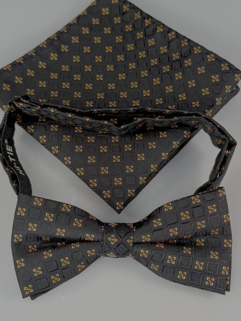 Hi-Tie Adjustable Bow Tie Set - dark pattern tie and pocket square